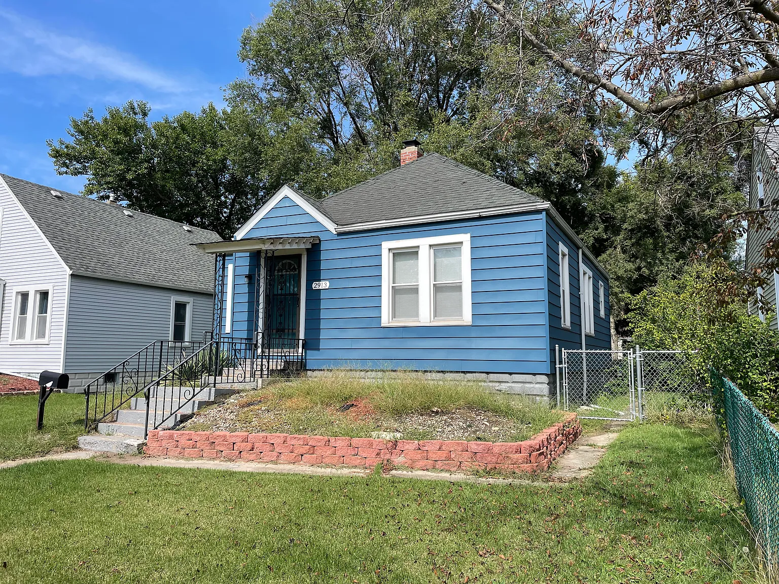 2 bed, 1050 sqft, $1,750 — Photo 2