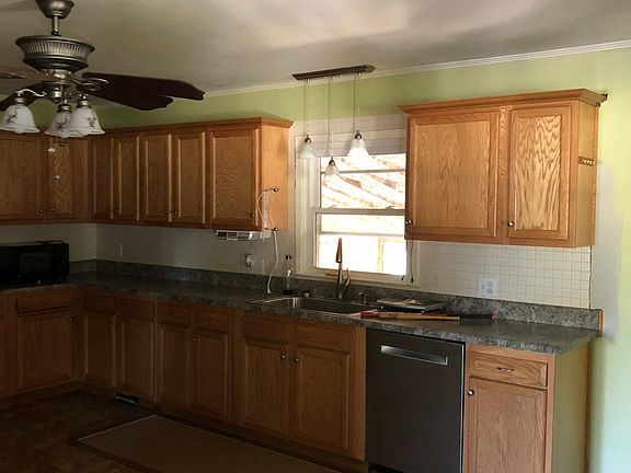 3rd image of 3423 Westmont Dr