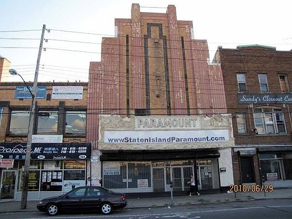4th image of 560 Bay St