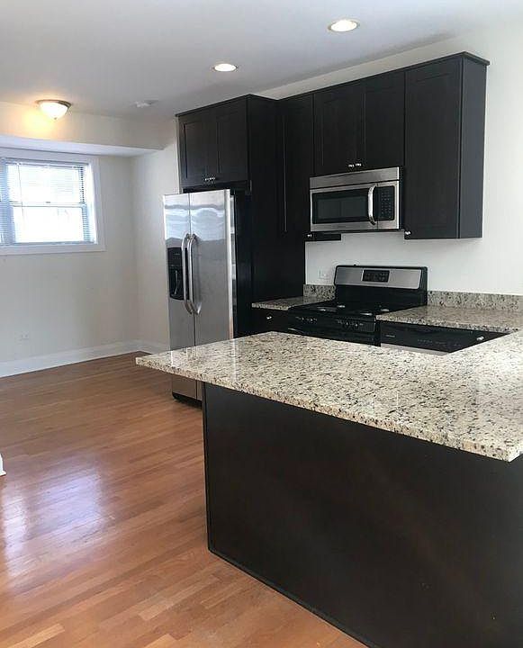 1st image of 1448 W Thorndale Ave APT 3S