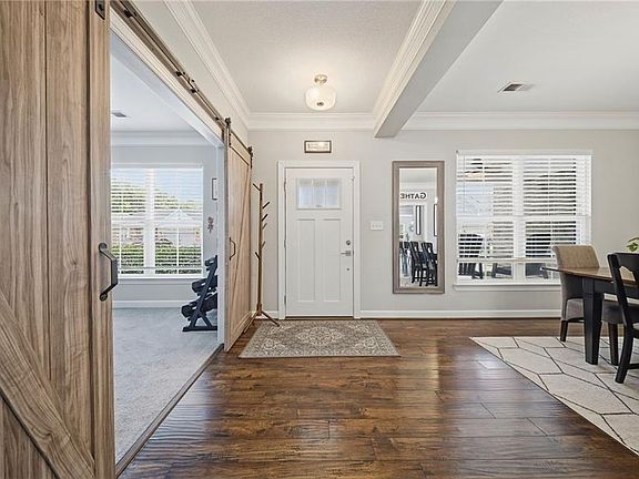 5th image of 3204 Hector Ln