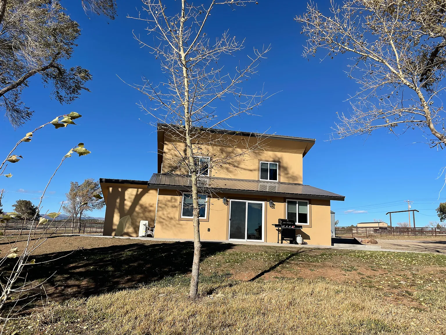 3 bed, 2.5 bath, 2243 sqft, $4,000 — Photo 3