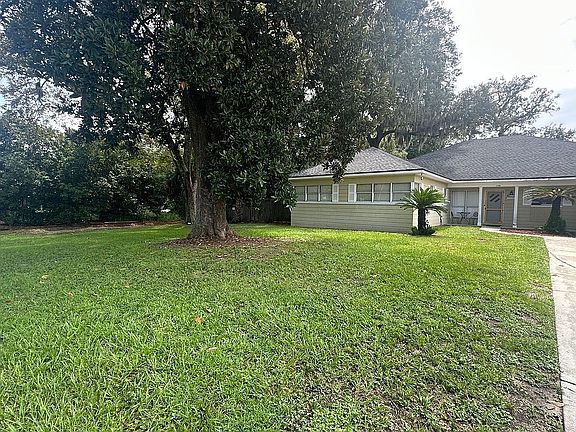 3rd image of 1290 Ovington Rd S