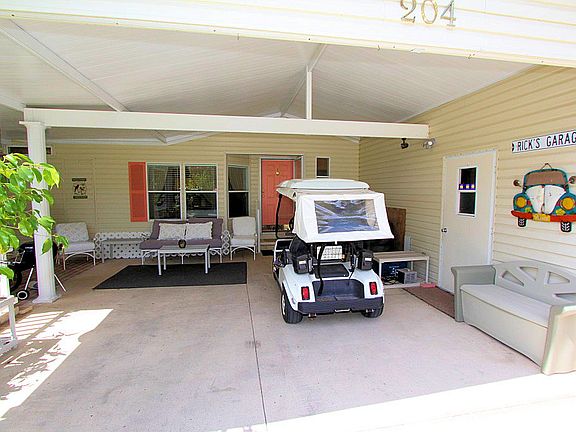 4th image of 204 Hogan Dr