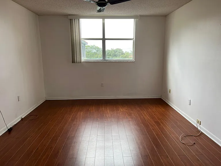 1800 SW 81st Ave #1400 — Photo 15