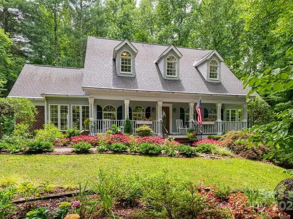 23 Mountain Lake Dr, Hendersonville, NC 28739