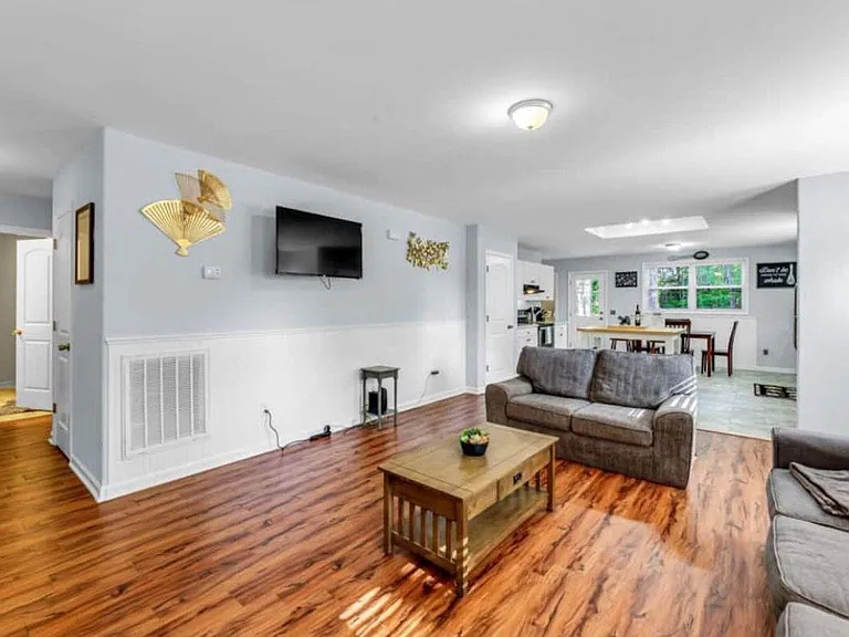 5006 Beale Ave — Photo 3