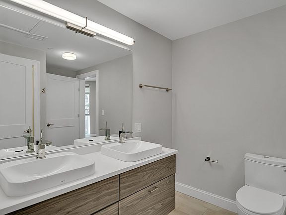 4th image of 771-781 Harrison Ave #406