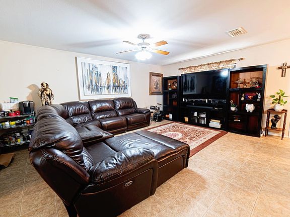 5th image of 207 Red Cloud Dr