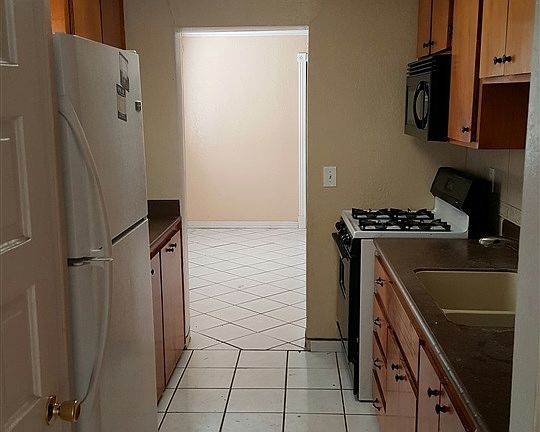 3rd image of 1212 N Ohio Ave