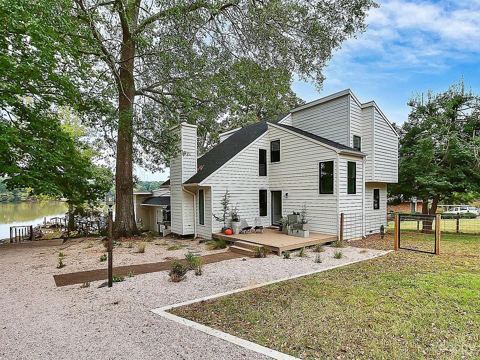 1st image of 339 Paradise Cir