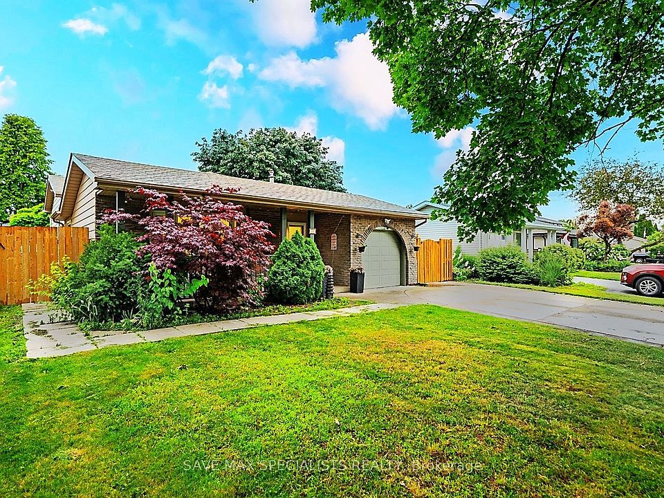 1st image of 26 Fairington Cres