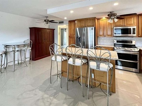 3rd image of 173 Berkshire Cres #I