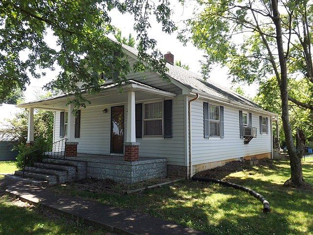 1st image of 200 Eastview Dr