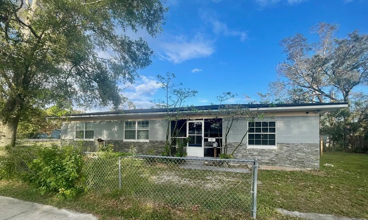 3 bed, 1246 sqft, $2,050 — Photo 1