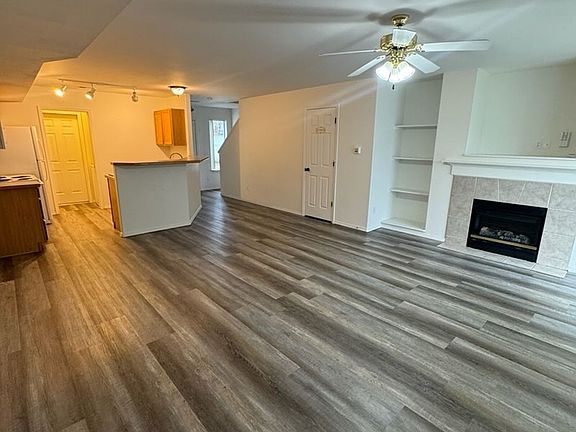 4th image of 3205-07 N Thicket Ln #9