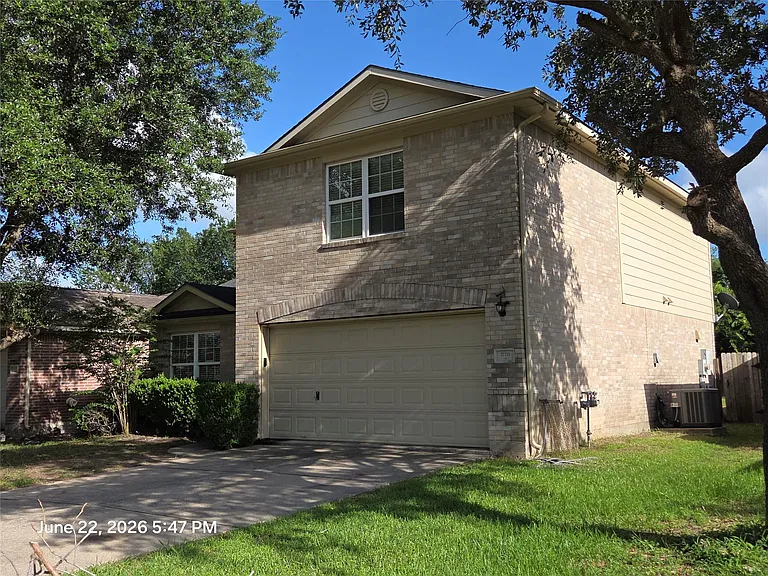 17711 Barton Point Ln — Photo 2
