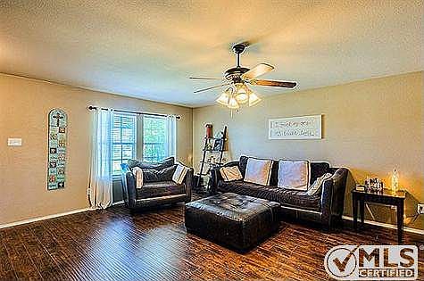 3rd image of 305 Blue Sage Dr