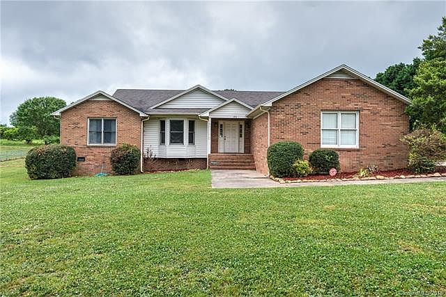 1st image of 106 Country Creek Dr