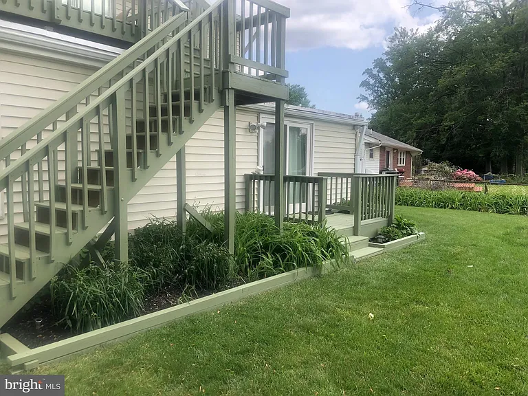 5350 Ravensworth Rd — Photo 92