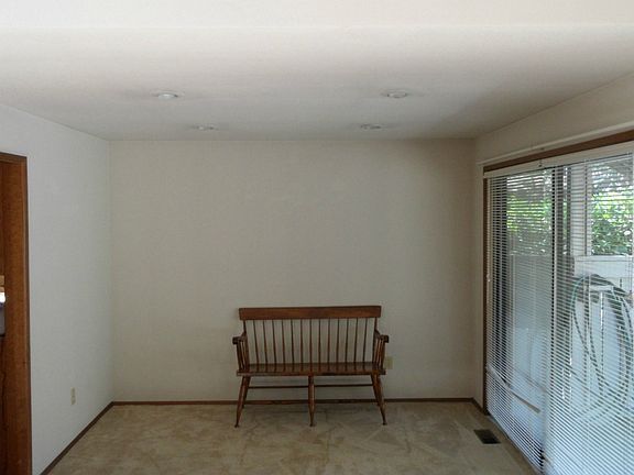 5th image of 15920 NE 16th Pl #20