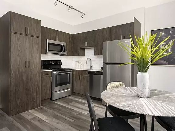 2nd image of 184 W Lake St #1609R
