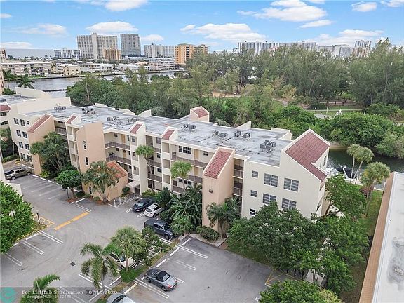 5th image of 2860 NE 14th St #207D