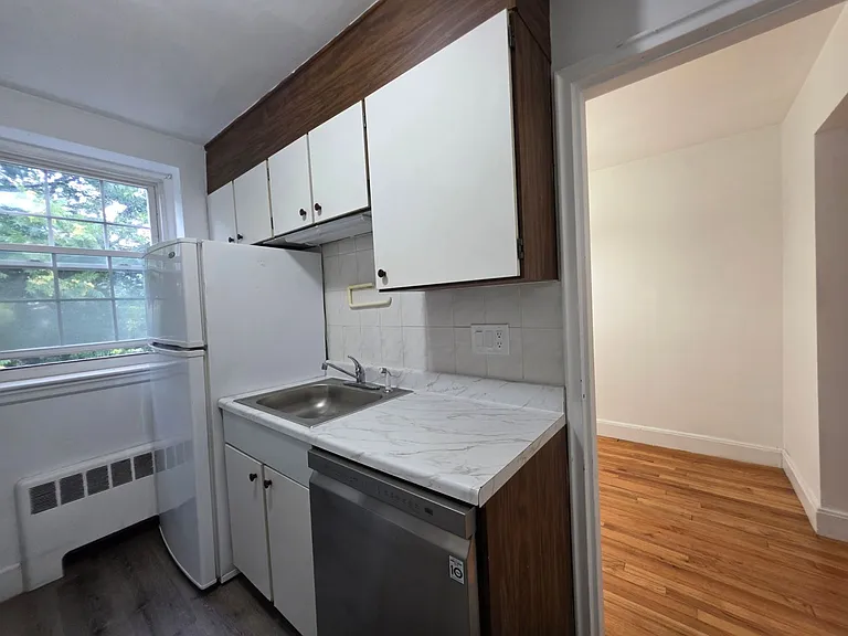 25 Englewood Ave #6 — Photo 14
