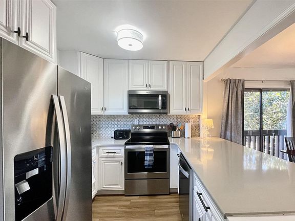 4th image of 800 Saint Andrews Dr #255
