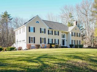 6 McIntosh Ln, Bedford, NH 03110