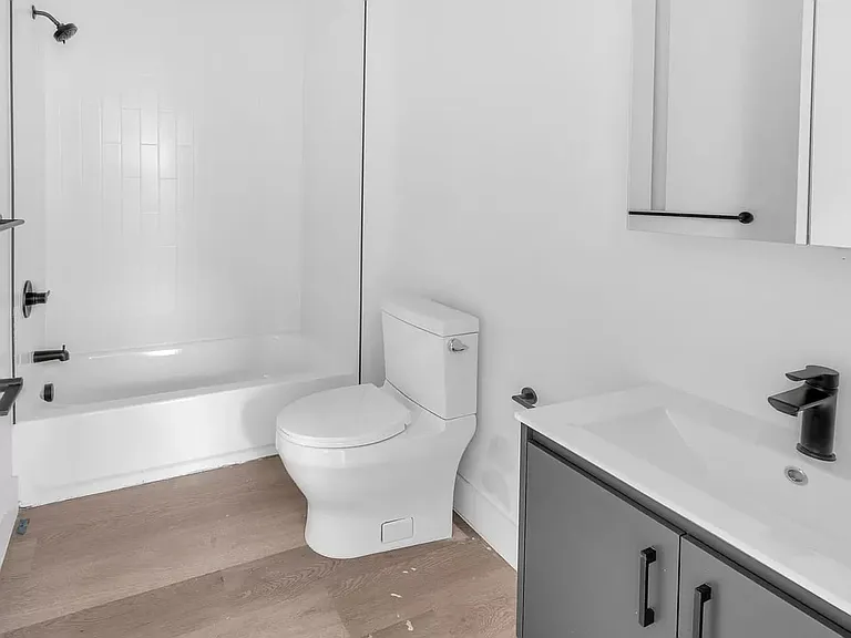 39-40 Madison St #518L — Photo 8