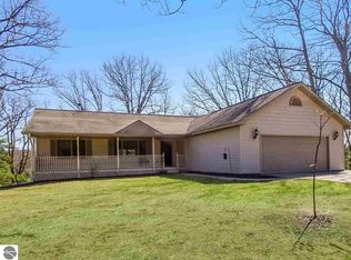 1277 Mayhew Trl, Traverse City, MI 49696