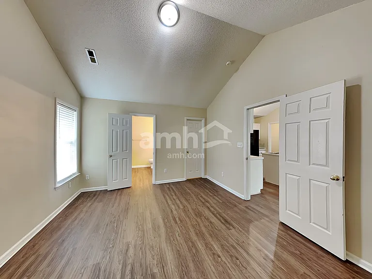 4902 Hunters Blf — Photo 11