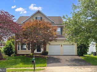 12561 Garry Glen Dr, Bristow, VA 20136