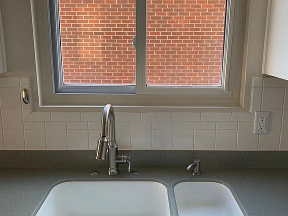 5th image of 1220 Beaconsfield Ave #1