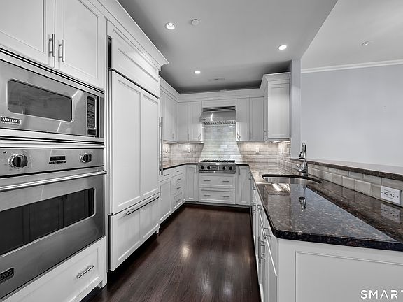 3rd image of 100 Parrott Dr #1106