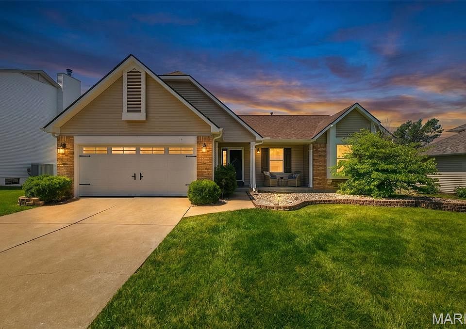 1st image of 33 Georgetown Cir
