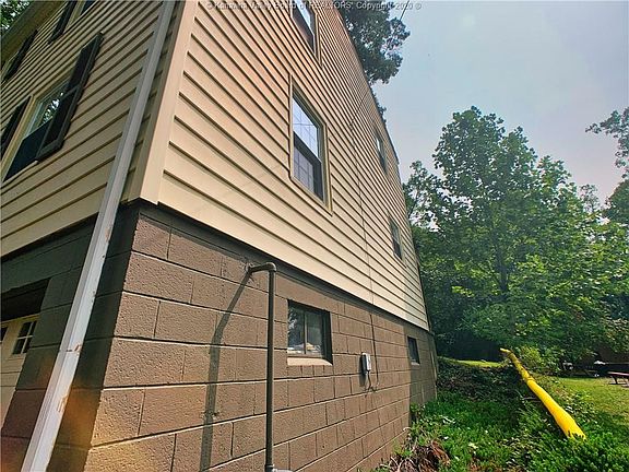 5th image of 802 Wilkie Dr