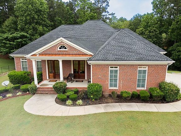 2nd image of 3924 Hershel Dr