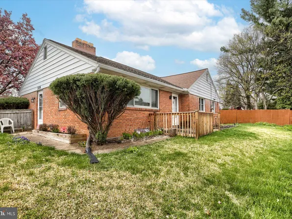 3108 Union Deposit Rd, Harrisburg, PA 17109