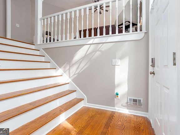 5th image of 207 Bennett Farms Trl