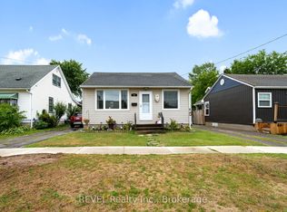 42 Douglas St, Fort Erie, ON L2A3W5