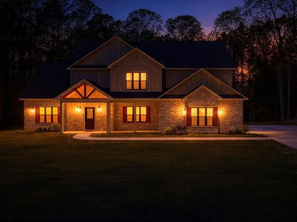 100 Canterbury Dr, Lagrange, GA 30241