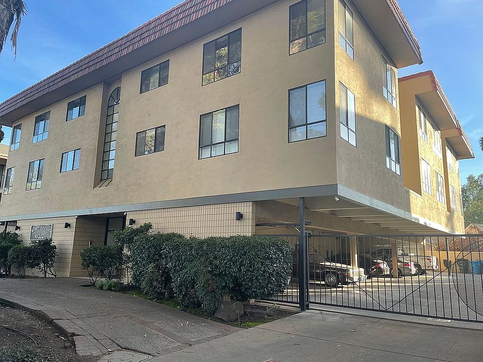 1st image of 45 El Camino Real #7