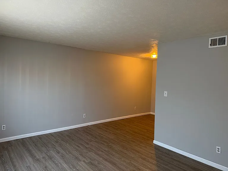 River Glow Apartments — Photo 11
