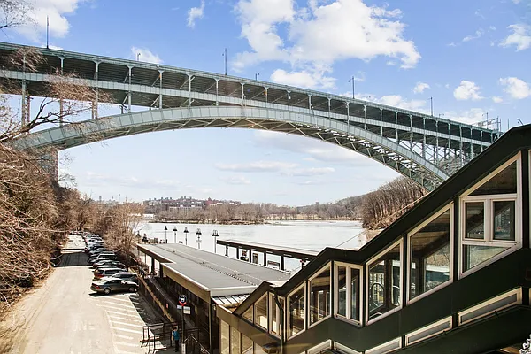 Sold by REMAX Distinguished Homes | media 40