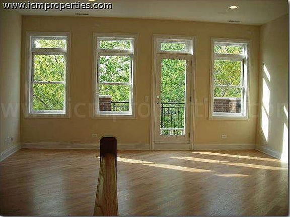3rd image of 2553 N Southport Ave #1D