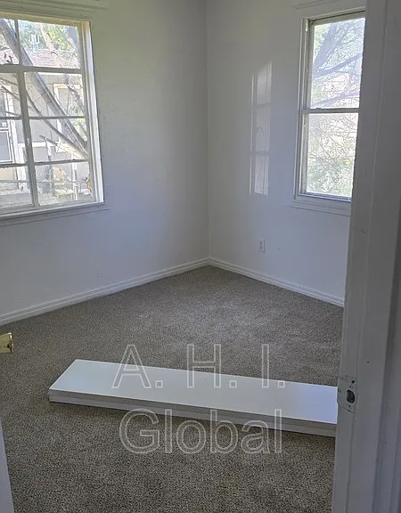 4624 S Hayden St — Photo 3