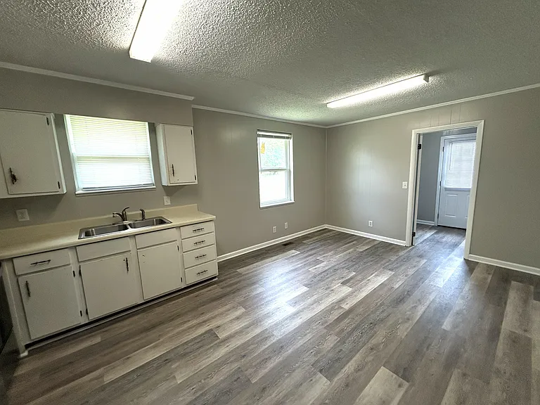 808 Goldcrest Dr — Photo 9