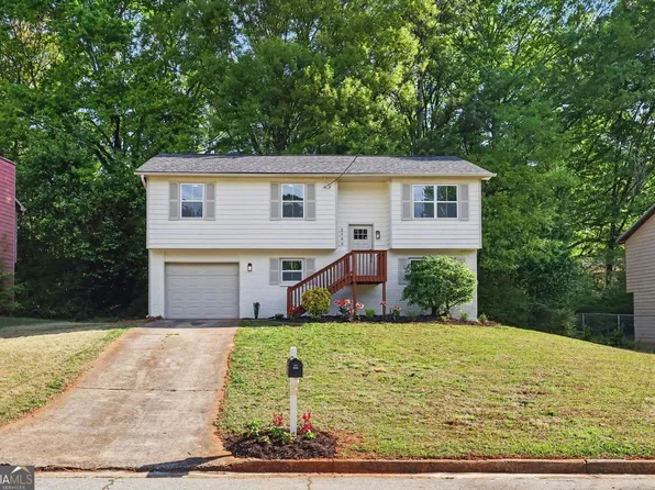 2546 Candler Woods Dr, Decatur, GA 30032